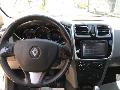 Imagem 7 de 8 de Renault Logan 2017 1.6 Dynamique Hi-power 4p