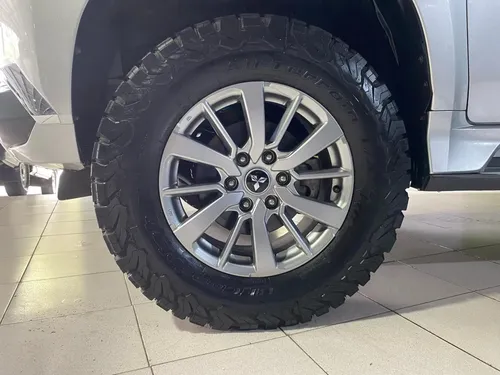 Mitsubishi Montero 2019