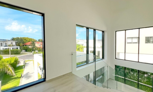 Villa Con Linea Blanca Disponible Para Entrega Inmediata En Cocotal Golf & Country Club, Punta Cana, 3 Habitaciones