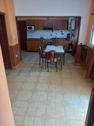 Casa 5 Ambientes En Zona Comercial