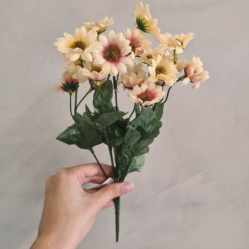 Buquê Margarida 21 Flores Artificiais Decoração Toque Real Cor Amarelo Claro