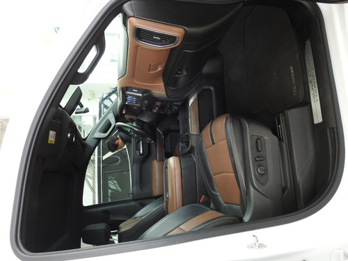 Imagen 14 de 15 de Chevrolet Cheyenne High Country 2019