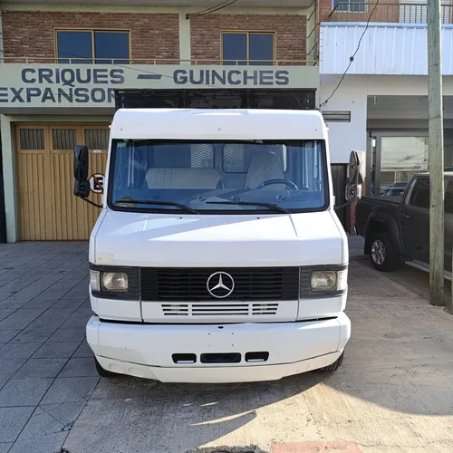 Mercedes Benz 710 Plus Con Caja