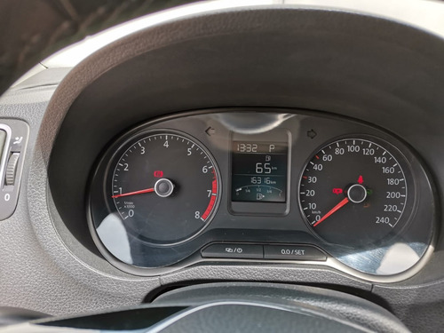 Imagen 8 de 13 de Vento Comfortline Plus Aut 2020
