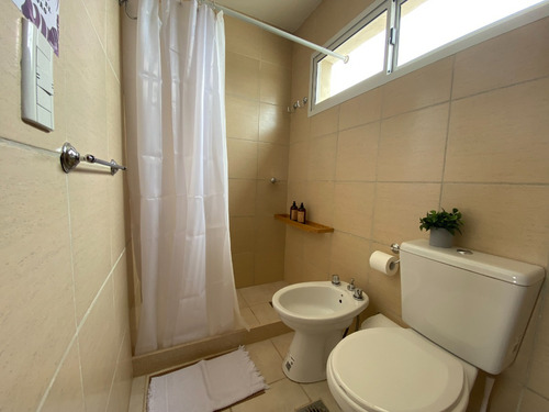 Casa Nueva, Moderna, Amplia, Súper Equipada Para Disfrutar Full H/5 Huéspedes. 2 Dormitorios, Jardín, Rincón De Agua, Parrilla, Cochera. Buen Wifi Y Servicio De Blancos. Enjoy Colon, Entre Ríos