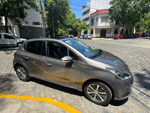 Peugeot 208 1.6 Feline