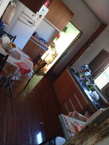 Casa Com 3 Quartos, Dois Banheiros,cozinha, Sala, Área Frent