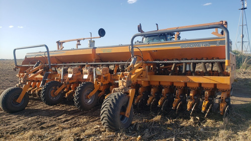 Imagen 4 de 6 de Sembradora, Agrometal, Tx Mega De 22 A 35 Cm, Monitor.