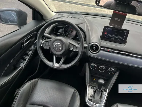 Mazda 2 GRAND TOURING