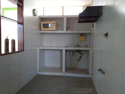 Imagen 4 de 9 de Comodo Apartamento En La Urbanización La Velita. Coro