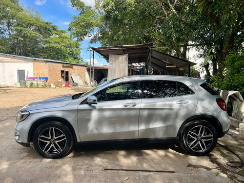 Imagen 2 de 20 de Mercedes Benz Gla 200