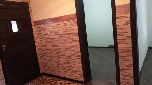 Imagen 4 de 11 de Casa En Venta C/ Cochera En Lomas De Zamora