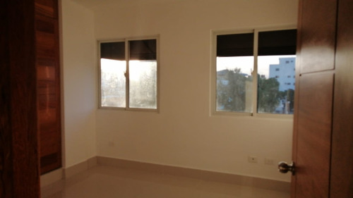 Imagen 1 de 5 de Venta. Apartamento En Torre Moderna En El Ensanche  (c-168)