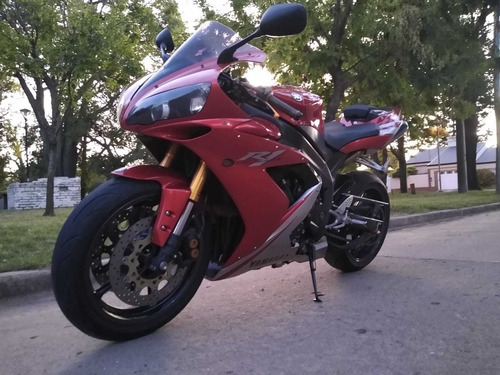 Imagen 2 de 8 de Yamaha R1