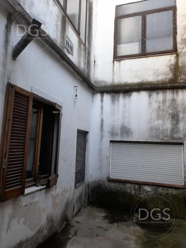 Imagen 13 de 30 de Venta En Block - 2 Viviendas Y 3 Locales Comerciales. -