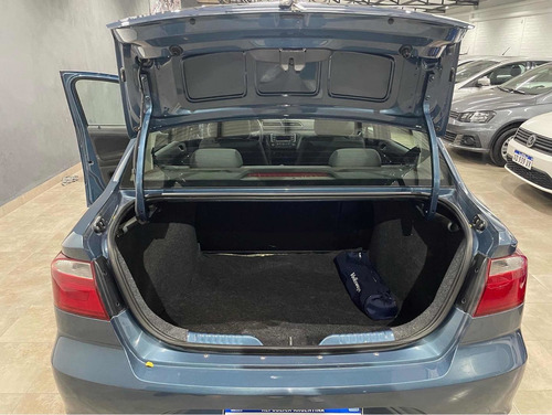 Imagen 4 de 10 de Volkswagen Voyage 1.6 Trenline 101cv 2017