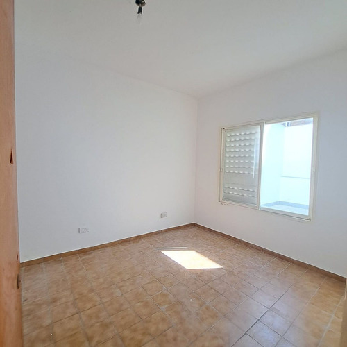 Venta Ph 2amb Con 2 Patios, Sin Expensas, Flores