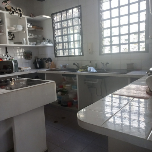 Casa De 700 Mtrs2 Sobre Terreno De 2000 Mtrs2/anexos/fuerte Edificacion/precio De Remate