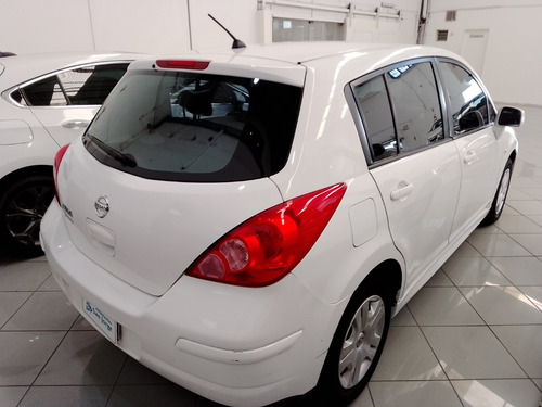 Nissan Tiida 1.8 Visia 5 p