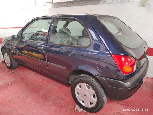 Imagem 2 de 6 de Ford Fiesta 1.0 Gl 3p 2001 Azul