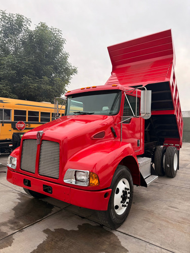 Camión Volteo 7 M3 Kenworth T300.