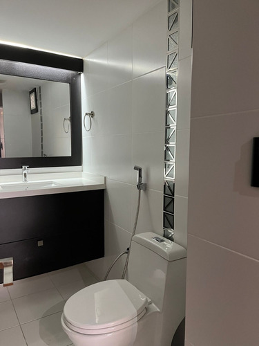 Imagen 6 de 27 de Departamento Recién Remodelado. Moderno.terminaciones De 1ra