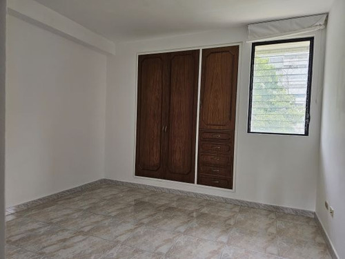 Amplio Apartamento En Los Naranjos Del Cafetal