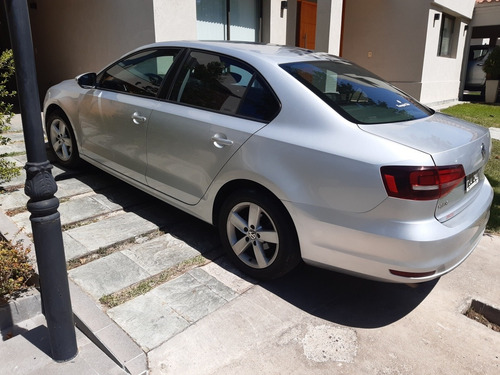 Imagen 4 de 6 de Volkswagen Vento 2.5 Luxury 170cv Tiptronic 2016