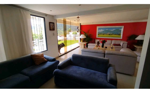 Casa En Venta Urb El Placer 5h/6b/3p Piscina