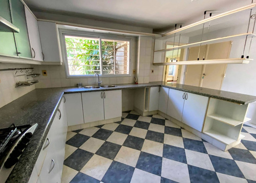 Imagen 10 de 24 de Venta Casa Con 3 Dormitorios, 3 Baã¿â±os, Piscina Y Jardã¿ân En Carrasco Sur A Cuadras De La Rambla