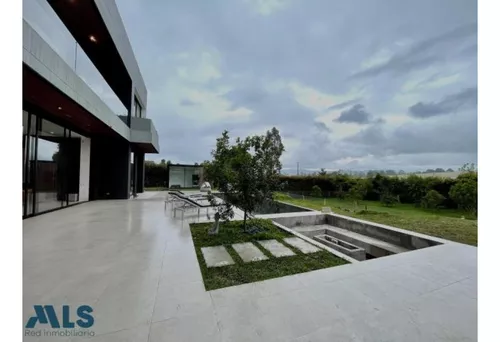 Estrena. ¡imponente Y Perfecta! Piscina, Jacuzzi,...(mls#242405)