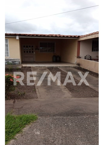 Imagen 2 de 12 de Se Vende Casa En La Urbanización Agua Viva, Palma Real Sector Tipuro