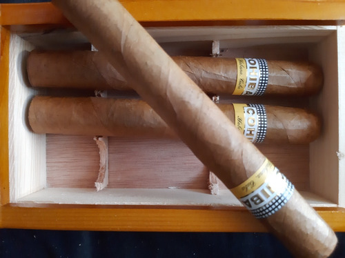 Petaquera En Cedro, Cohiba Siglo Vi, Contiene 3 Unid