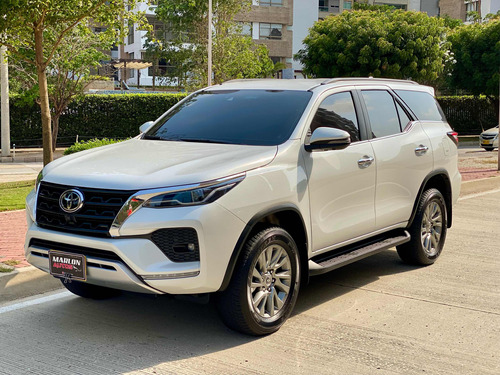 Toyota Fortuner 2.4 Srv