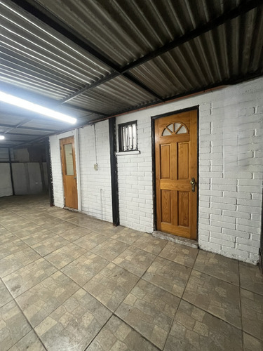 Casa Iluminada Y Cómoda .3d.1b.1e Y Amplio Patio.