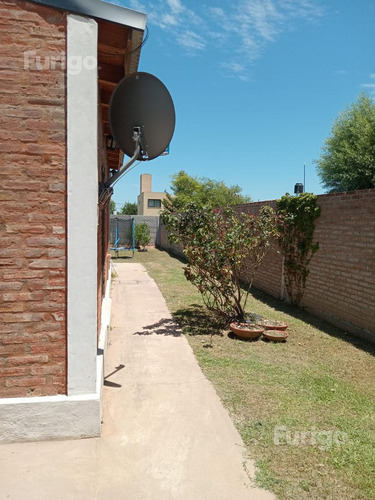 Casa 3 Dormitorios En Zavalla