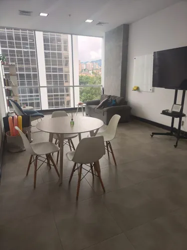 Oficina En Arriendo En El Poblado. Cod A21650