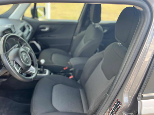 Imagen 10 de 14 de Jeep Renegade 2019 1.8 Sport