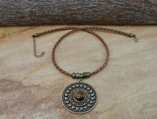 Colar De Couro Mandala Com Pedra Olho De Tigre Bijuterias