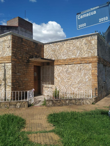 Casa Lote Propio En Esquina - Villa Luzuriaga