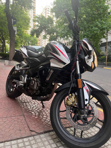 Imagen 3 de 9 de Bajaj Rouser Ns 200