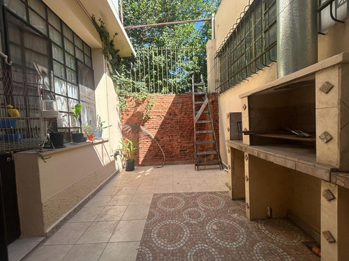 Amplio Ph 2 Ambientes Con Patio Sobre Av. Ader Y Santa Fe
