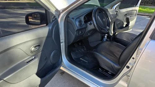 Renault Logan 1.6 Authentique