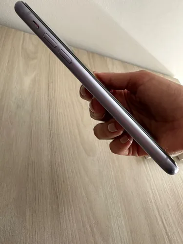 Apple iPhone 11 (128 Gb) - Morado (Usado)