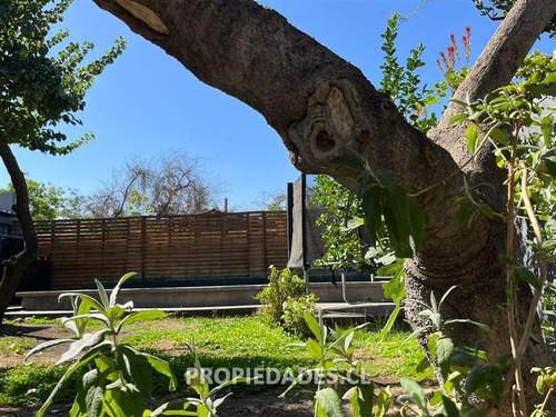Casa En Venta De 5 Dorm. En Ñuñoa