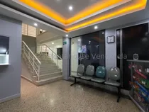 Comprar Dennymar Alquila Cómoda Y Céntrica Oficina Al Centro De La Ciudad, Fluidez Peatonal, Vehicular, Ideal Para Consultorios U Oficinas Administrativas, Agencias De Marketing Tiendas Online Y Mas. B4c70c
