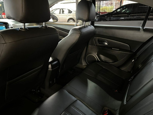 Imagem 8 de 10 de Chevrolet Cruze