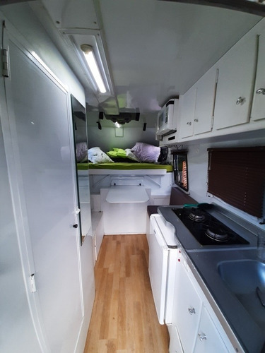 Imagem 3 de 8 de Motorhome Dodge Ram 4x4 Com Grand Camper