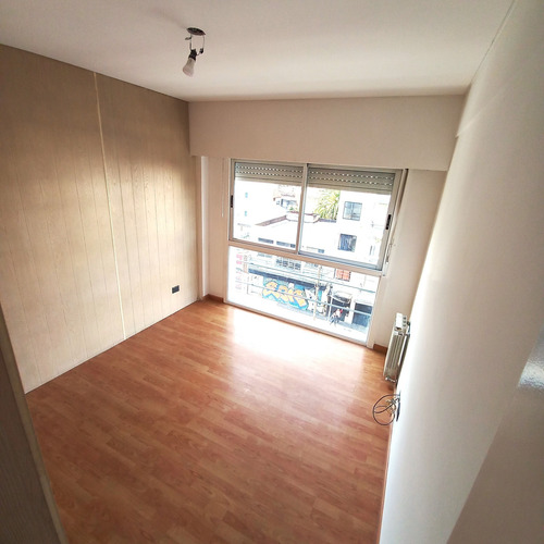 Departamento En Semi Piso 3 Ambientes, Calefacción Y Aa