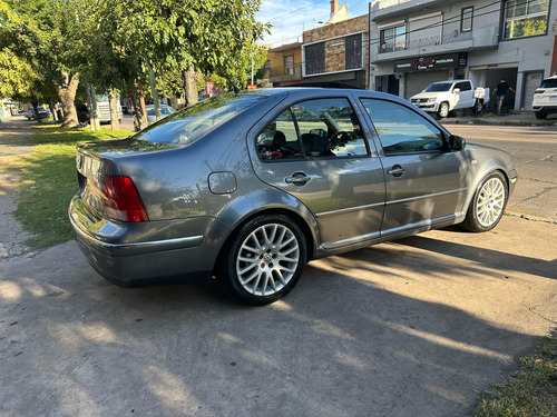 Volkswagen Bora 1.8 Highline T 180cv Cuero